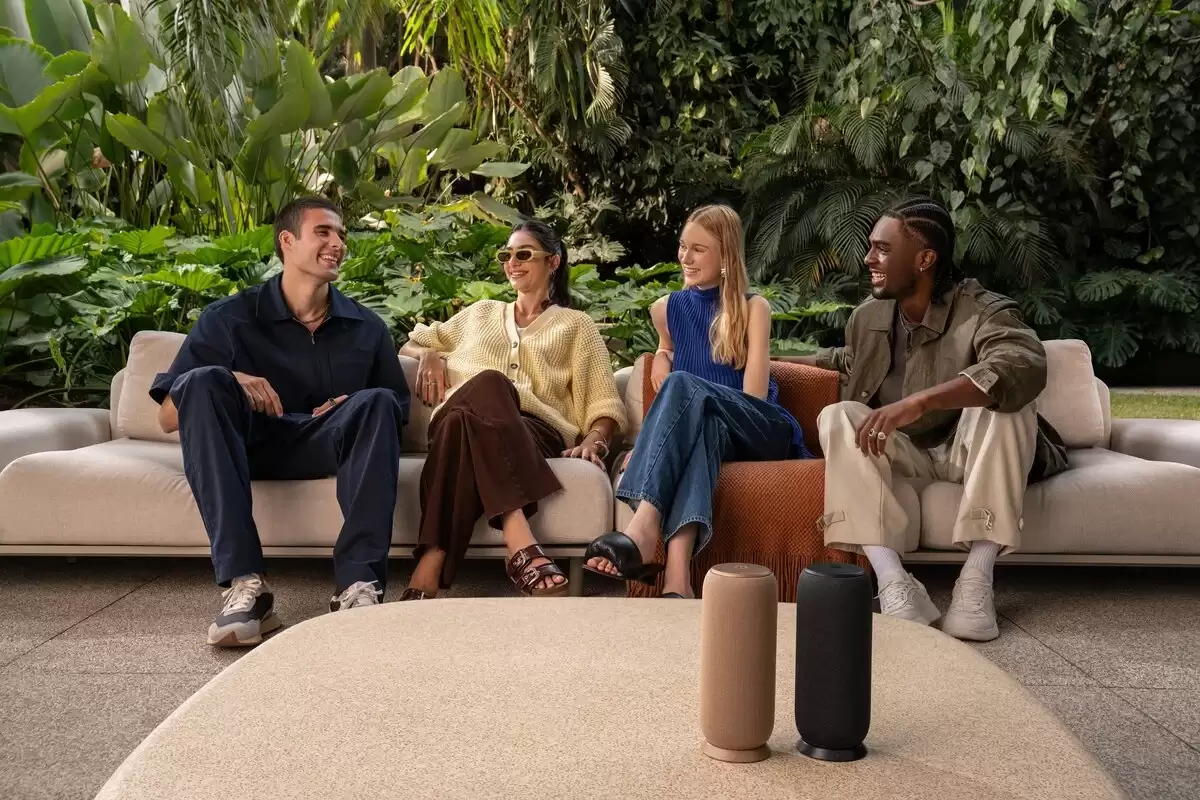 Ħ������ MotoWatch �����ֱ���Moto Tag 2 ����׷������Ⱦͼ�ع�