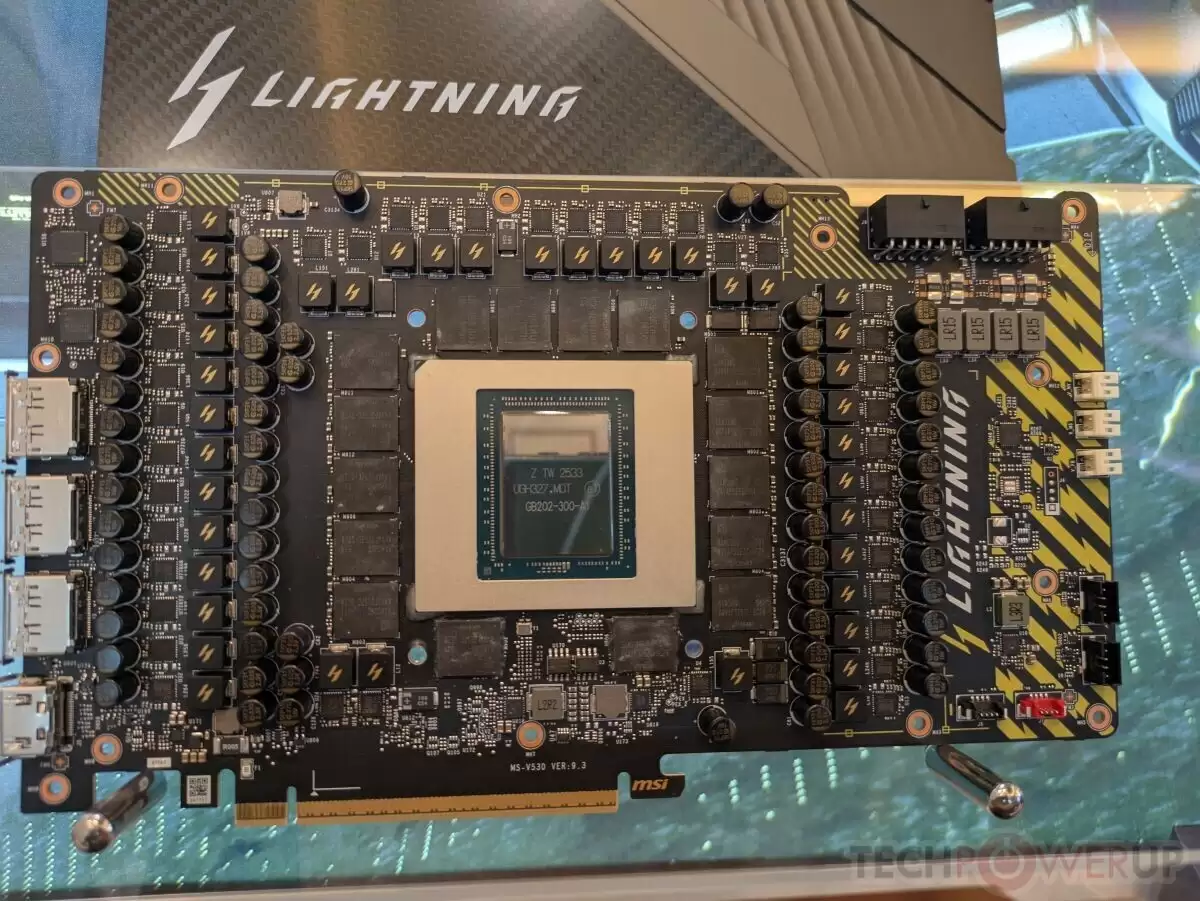 ȫ���� 1300 �ţ�΢����ǿ�Կ� RTX 5090 Lightning Z �ǳ���40 �� VRM ����