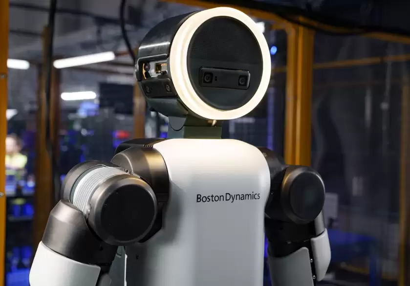 ��ʿ�ٶ��� CES 2026 ���� Atlas ���λ����������汾�����ȷ����ִ������͹ȸ� DeepMind