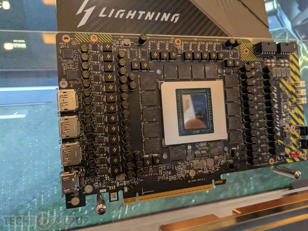 ȫ���� 1300 �ţ�΢����ǿ�Կ� RTX 5090 Lightning Z �ǳ���40 �� VRM ����