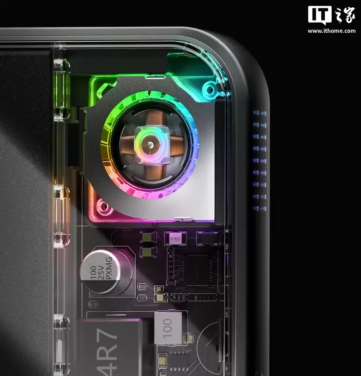 ������쫷� 3�������ƶ���Դ������25W ���߳�硢RGB ���ȣ�399 Ԫ