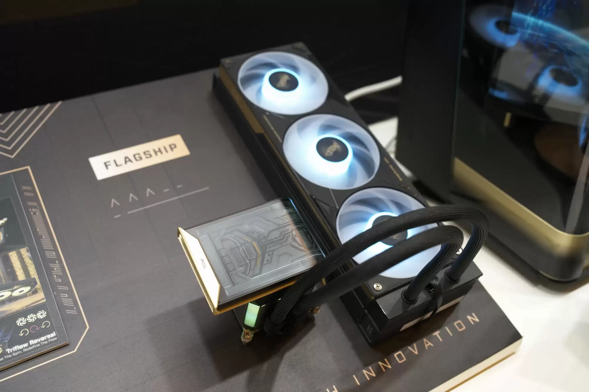 MSI΢��Я����ذ���Ʒ��չCES2026��ȫ��MAX�ͺ����壬ʵ��AMDȫ����