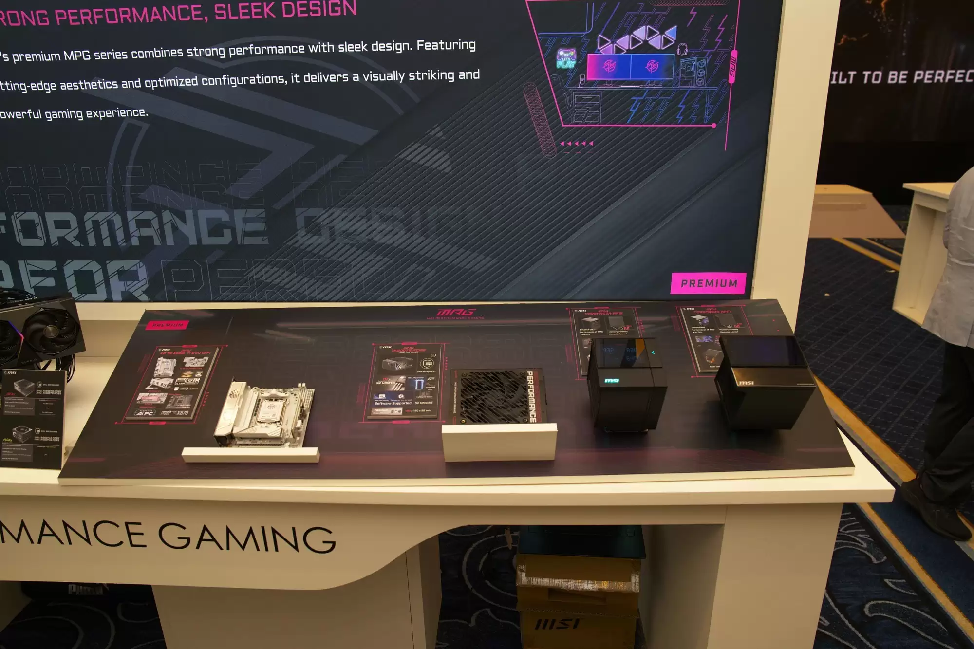 MSI΢��Я����ذ���Ʒ��չCES2026��ȫ��MAX�ͺ����壬ʵ��AMDȫ����