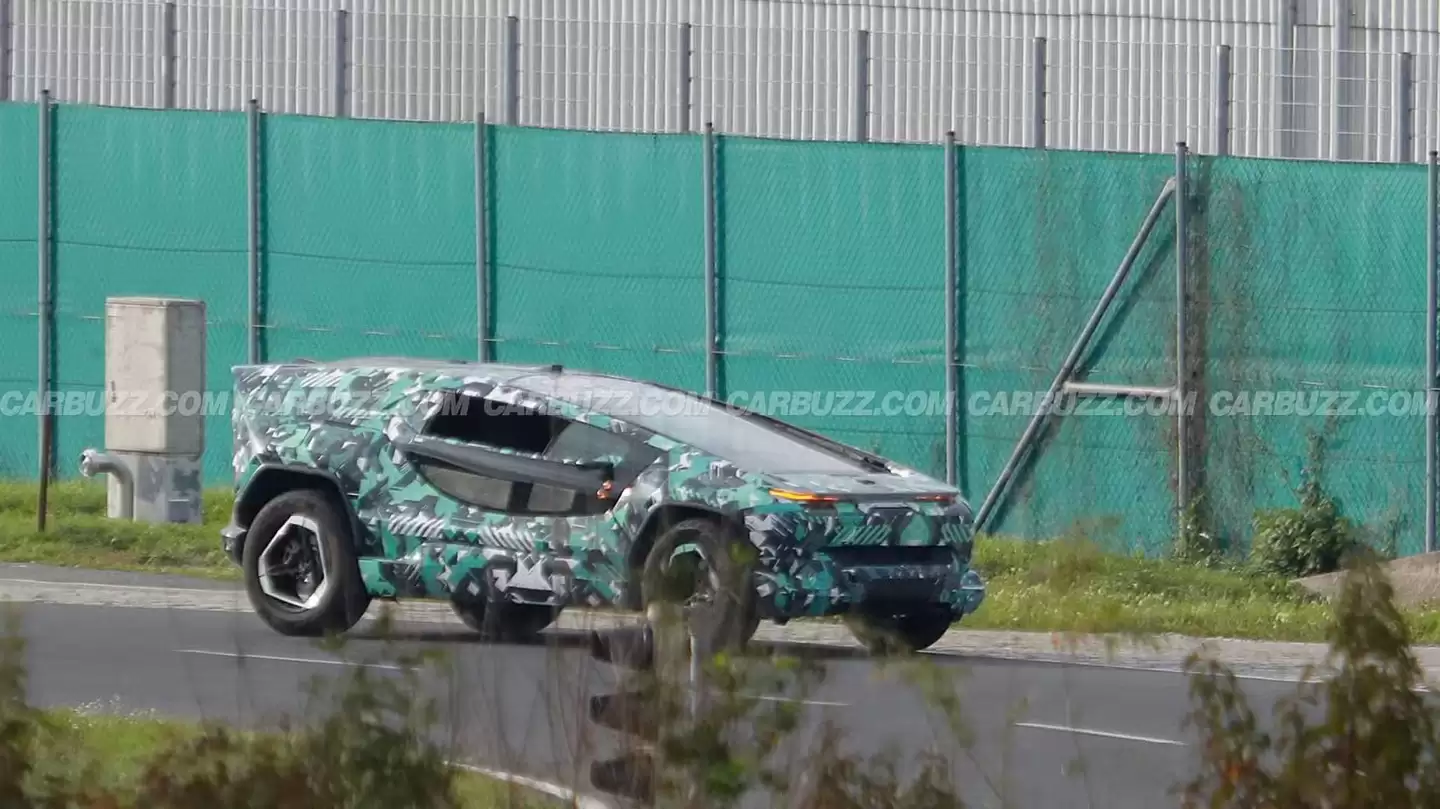 配全球最大挡风玻璃:沙特造车新势力 Ceer 的原型车曝光,宝马、富士康等撑腰 配全球最大挡风玻璃:沙特造车新势力 Ceer 的原型车曝光,宝马、富士康等撑腰