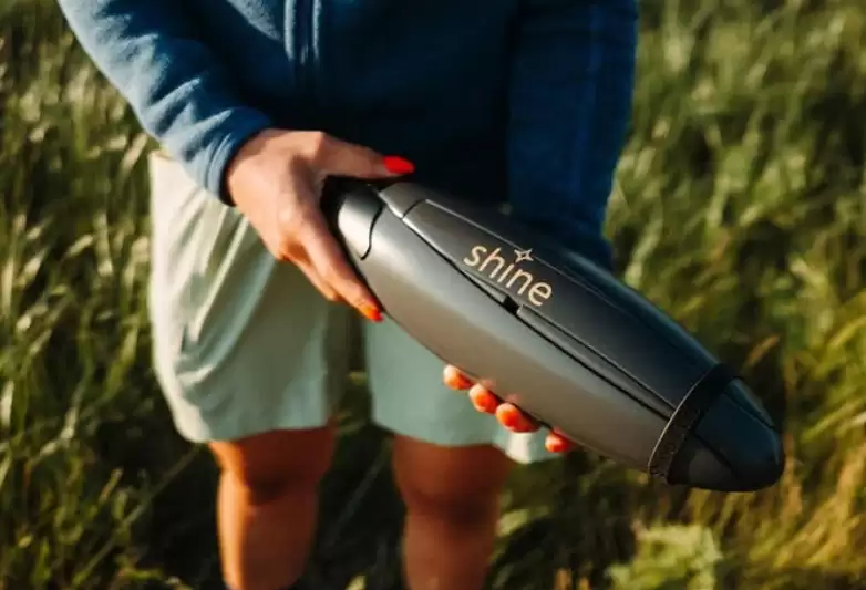 �ܴ����ߵġ���糡������Яʽ�������ֻ� Shine 2.0 ���� CES 2026