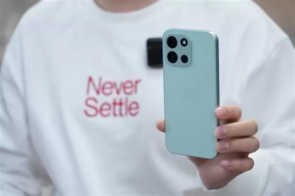 һ��Turbo 6������165Hz������+9000mAh�����콢