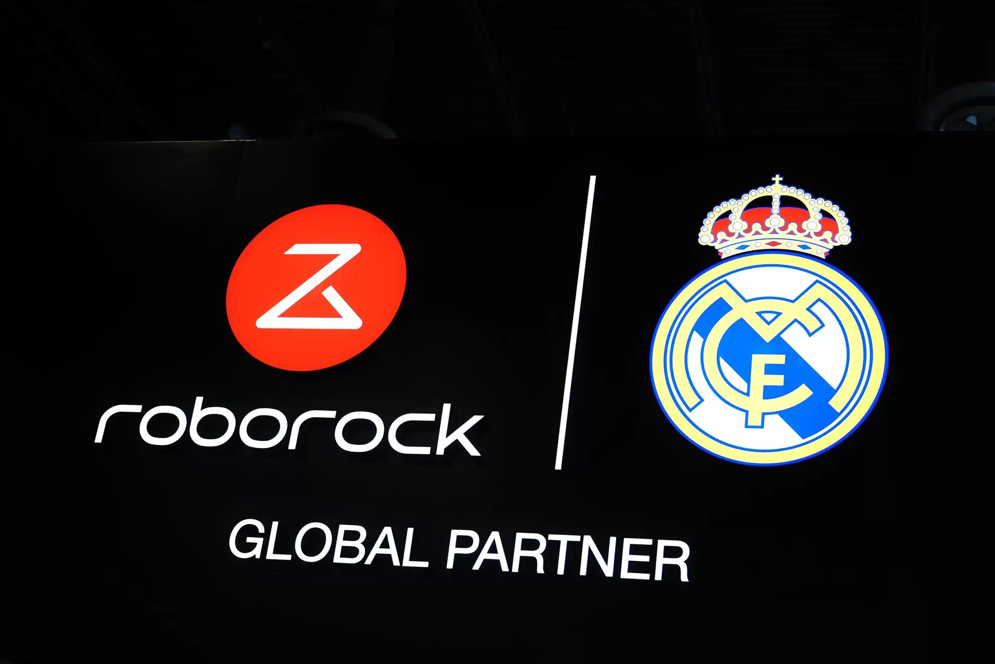 CES 2026��ʯͷ�Ƽ�Я�ֻʼ������﷢��ȫ���׿���ɨ¥�ݵ�ɨ�ػ�����