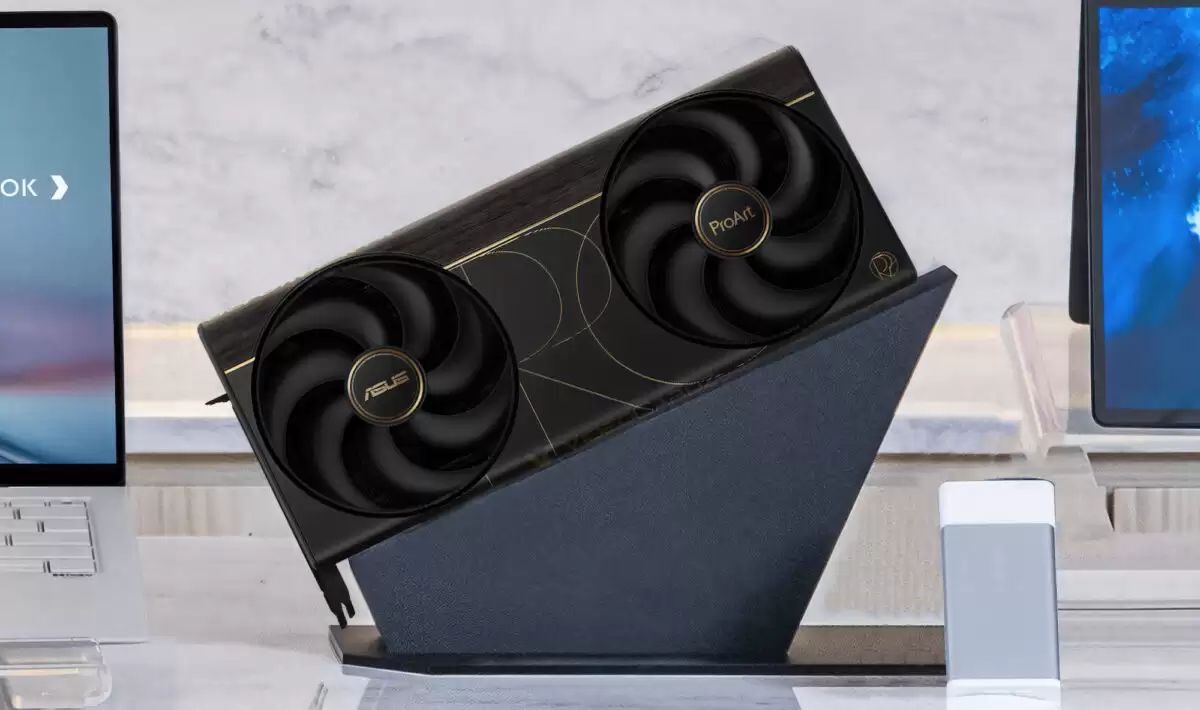 ��˶ ProArt RTX 5090 �Կ����ࣺ2.5 �ۺ񣬼��� SFF ����