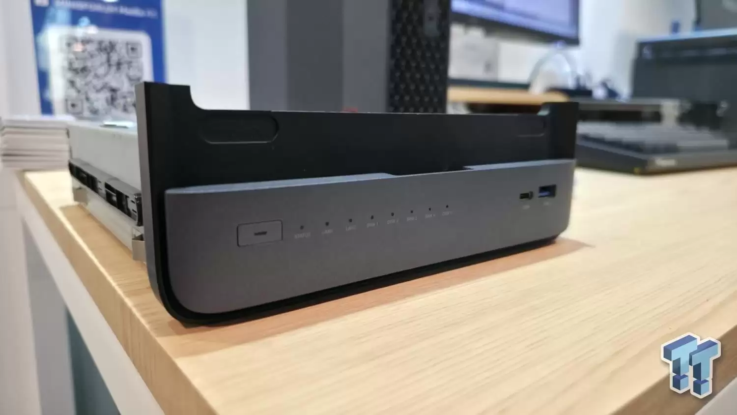 �����Ƴ��¿� N5 MAX NAS ��������� 40TB SSD + 150TB HDD �洢������ AMD Strix Halo APU��10GbE + 5GbE ˫����