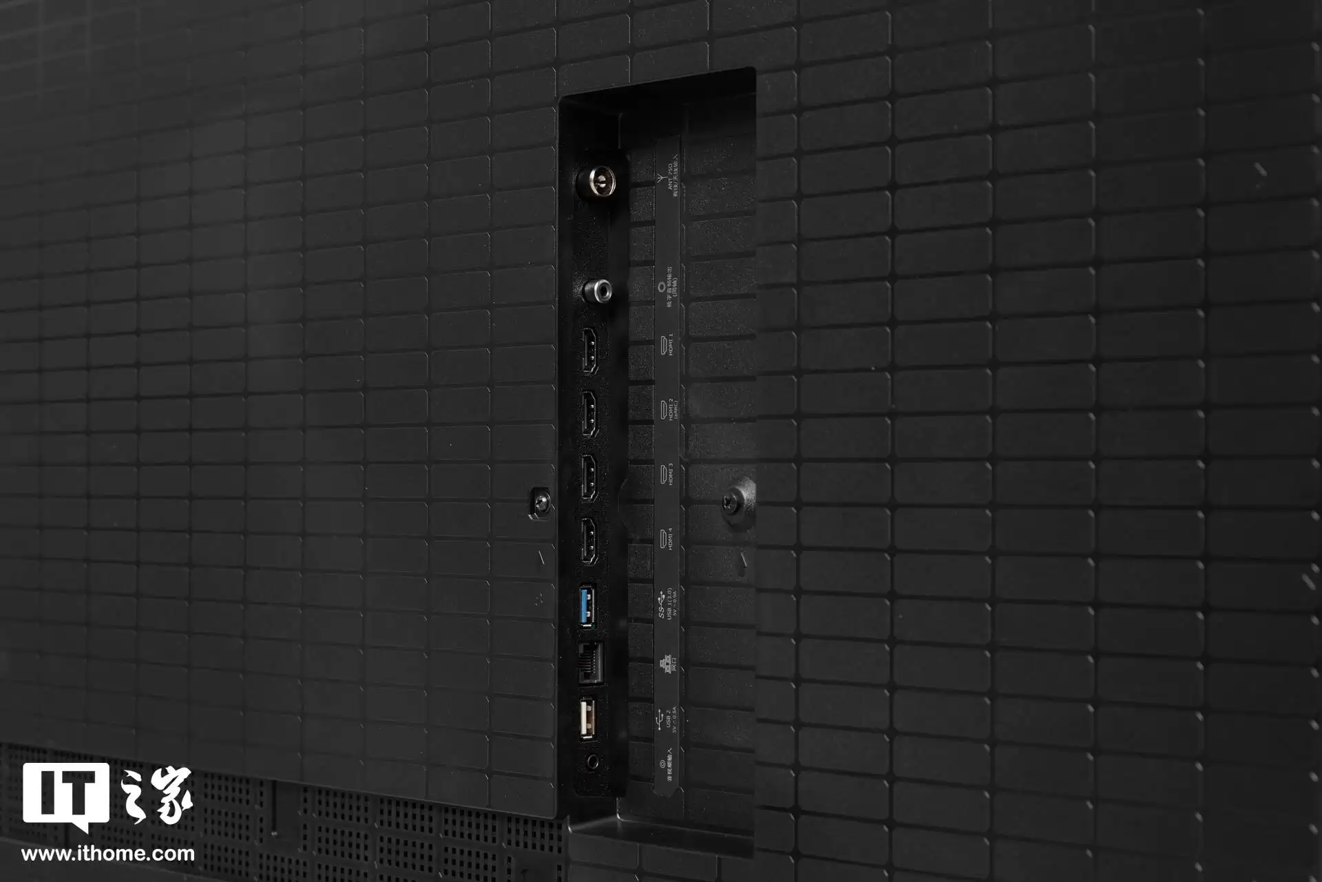 ���� E8S 100 ��ʵ�ģ�2026 ���� RGB-Mini LED ������ը