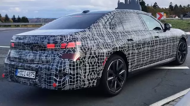 2027 ��� 7 ϵ���ڸĿ�γ�·��ͼ�ع�