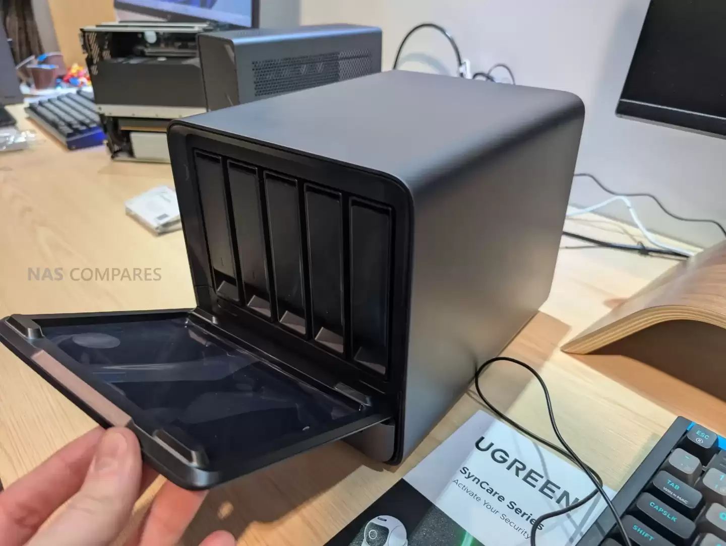 �����Ƴ� N5 Air NAS ������֧�� U.2 ��̬Ӳ�̣����� AMD R7 255 ��������10GbE + 5GbE ˫����