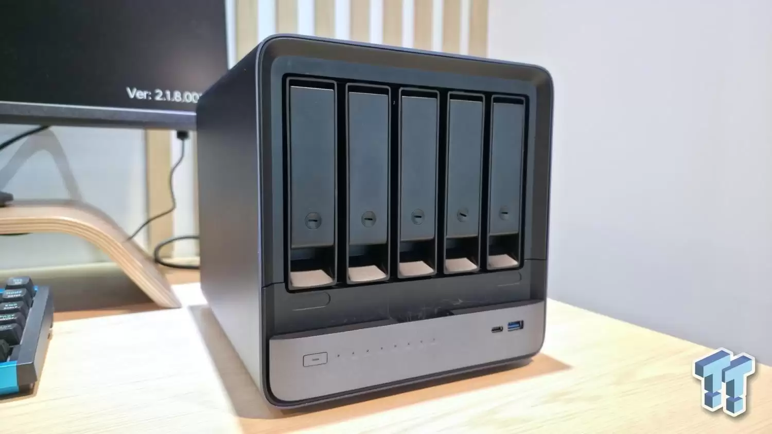 �����Ƴ��¿� N5 MAX NAS ��������� 40TB SSD + 150TB HDD �洢������ AMD Strix Halo APU��10GbE + 5GbE ˫����