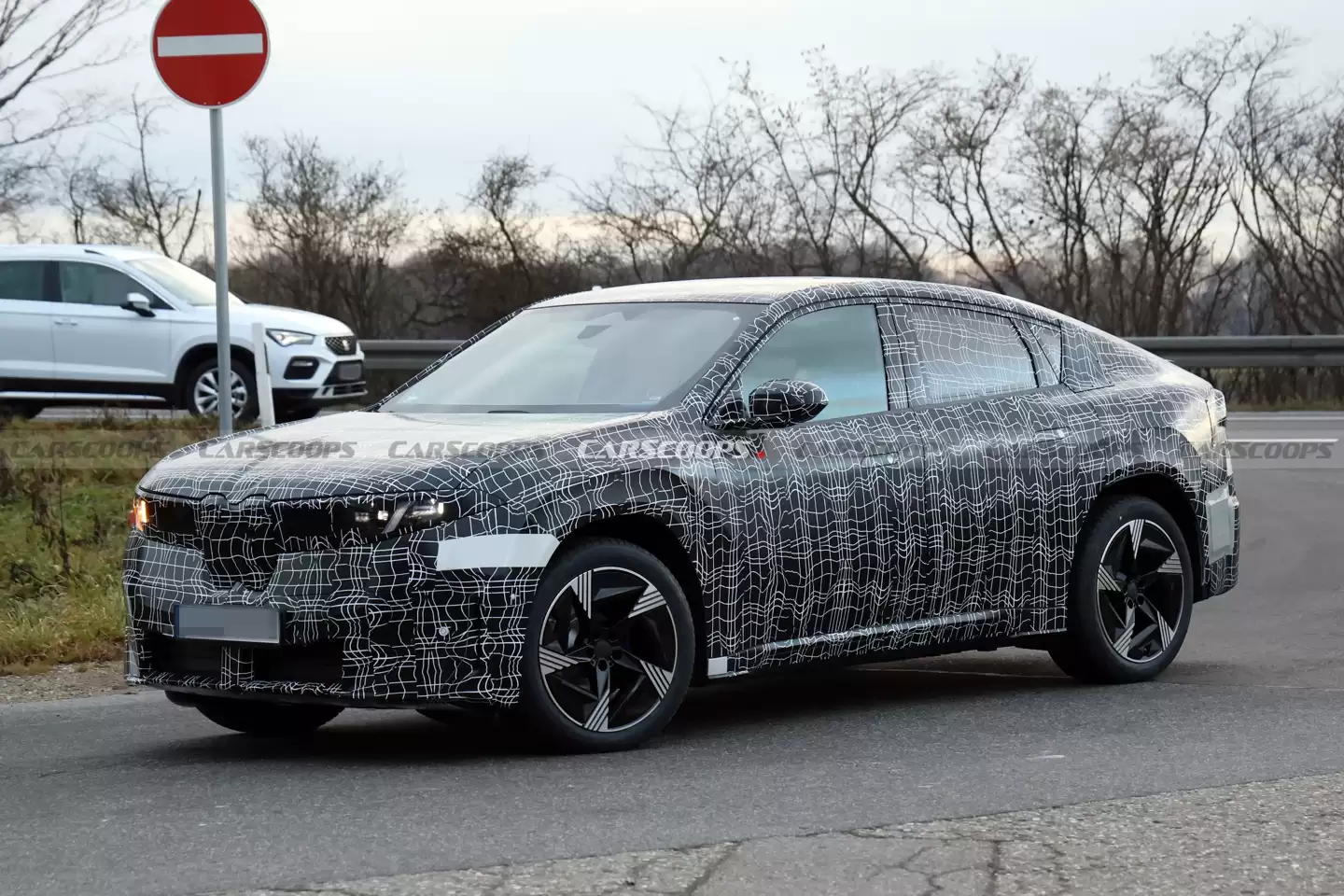 ��ָ��˹�� Model Y������ iX4 ���� SUV ·��ͼ�ع�