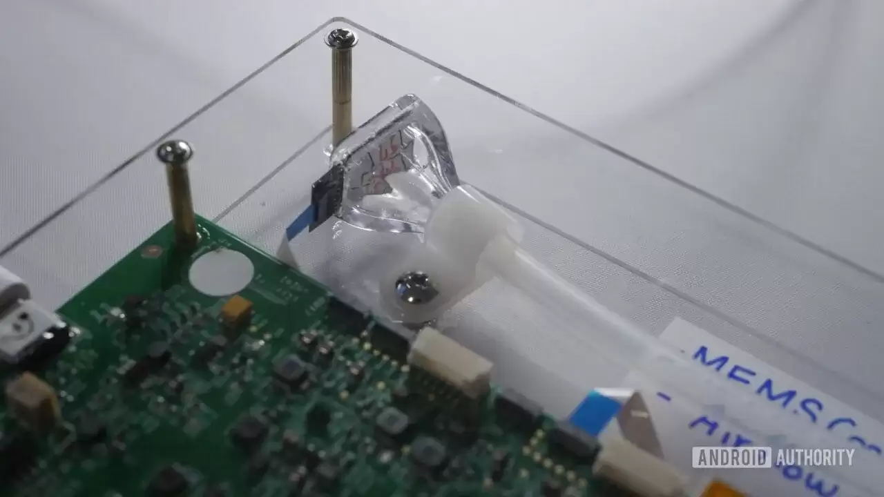 xMEMS չʾ µCooling ɢ�ȣ��ó�������������оƬ����������������