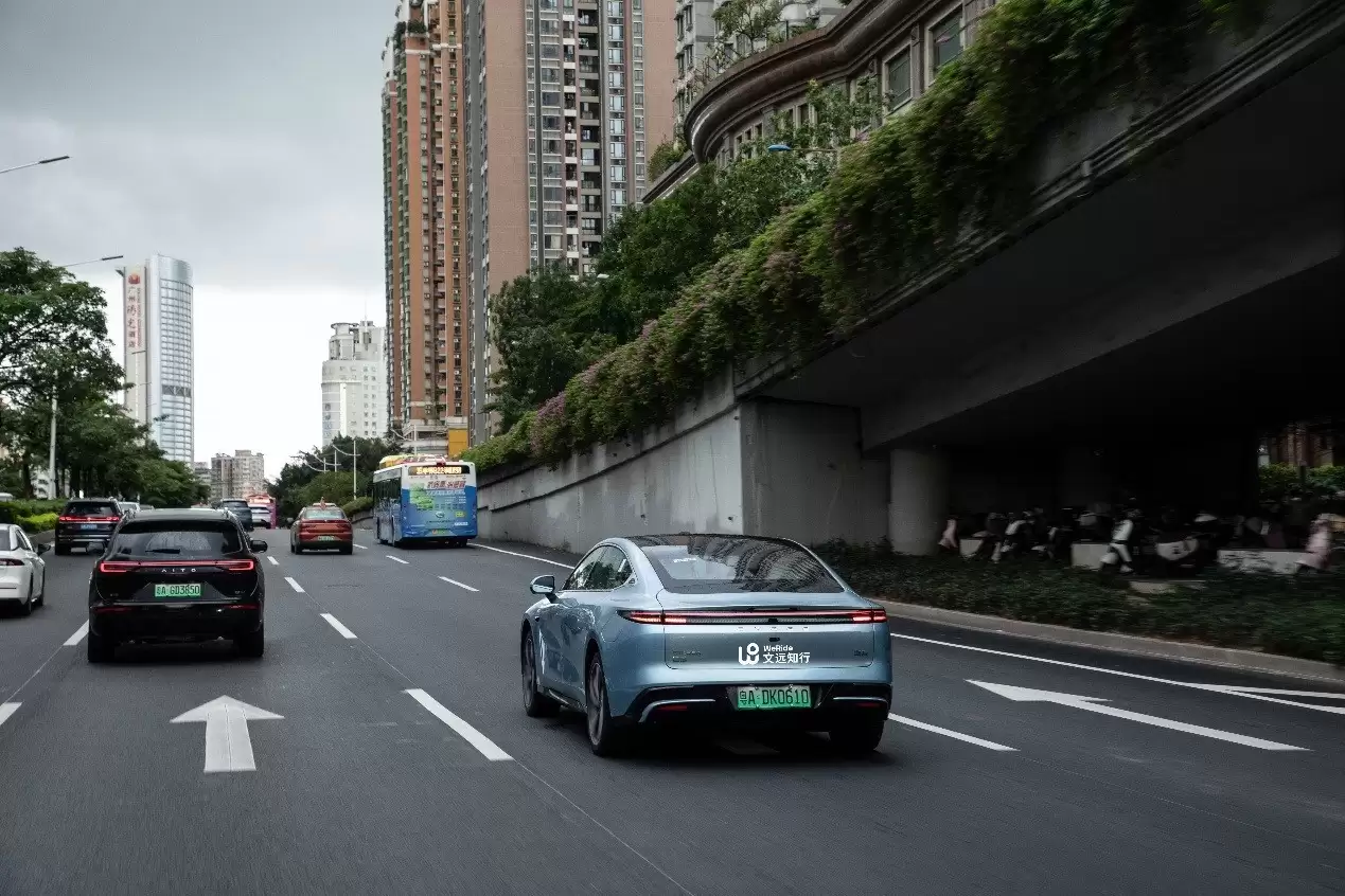 ȫ���׼ң���Զ֪���ں�Tesla/Waymo·�ߣ�Ӣΰ��CESԤ���Զ���ʻ��չ����