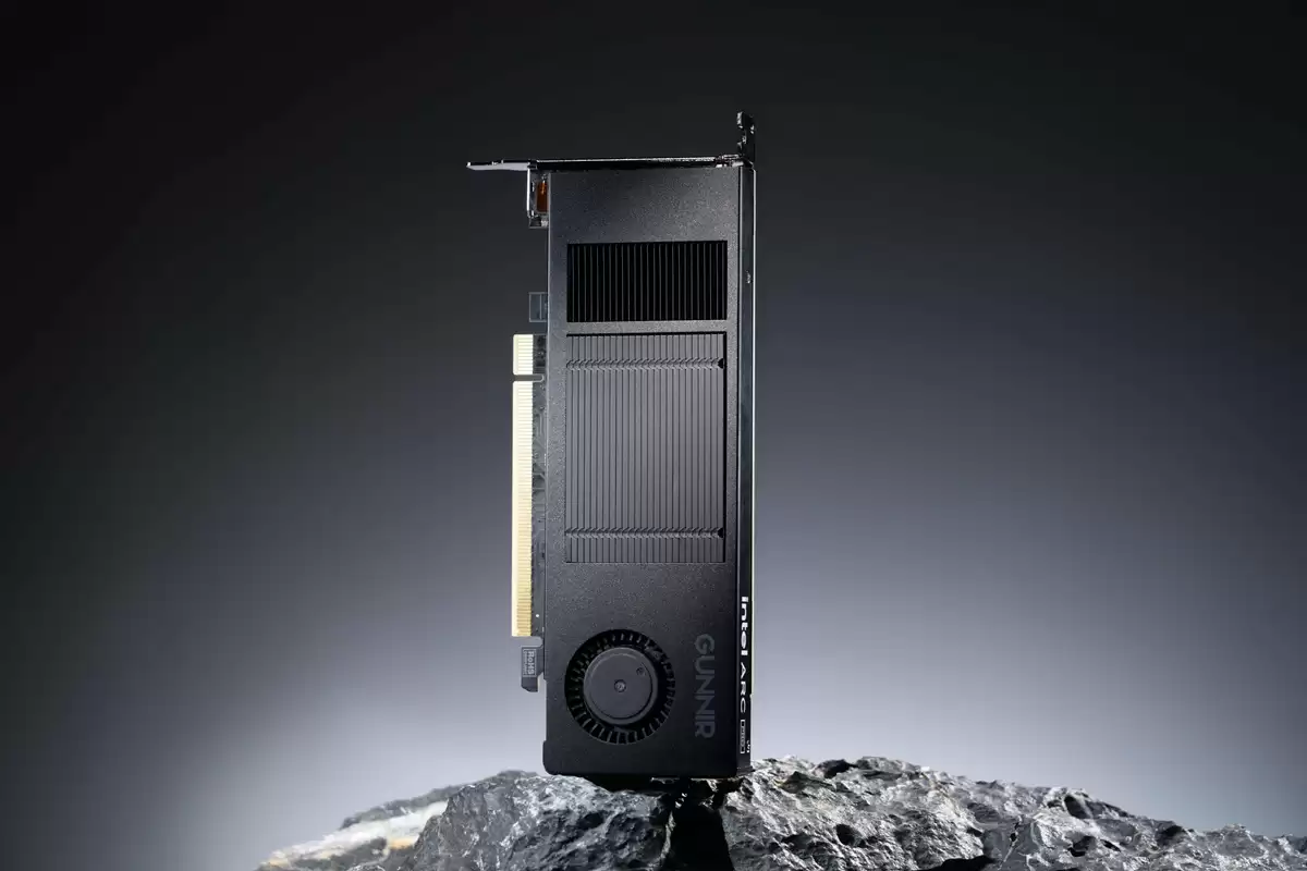 ����Ƴ� Arc Pro B50 LP ���۰�߿����ȹ���������� 16GB �Դ� + ����ӹ���