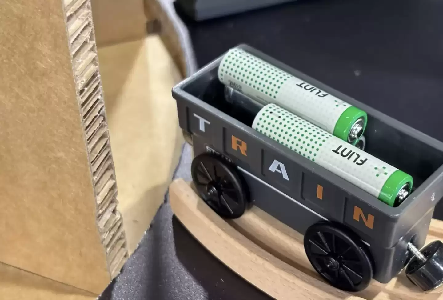 �¼��³�����˾ Flint �Ƴ���ֽ�ʵ�ء�����ȫ������ά�أ�������������ͳ���