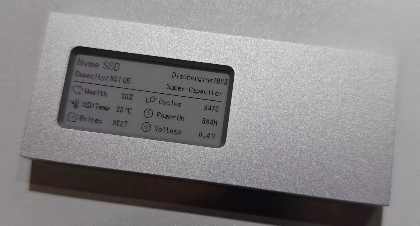 Colorii չʾ�Դ� E-ink īˮ���Ĺ�̬Ӳ�̺У�����ʾ�����ȡ�ʣ���������¶ȵ�����