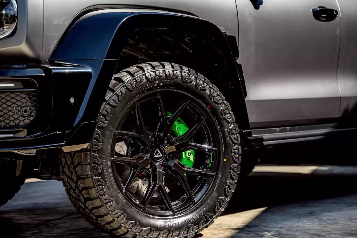 ����������̩����װ���ó���̹�� 300��������Brabus G63