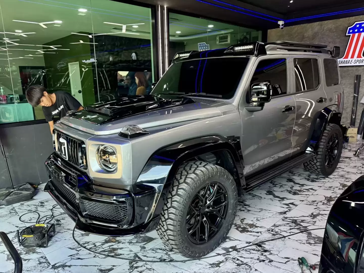 ����������̩����װ���ó���̹�� 300��������Brabus G63