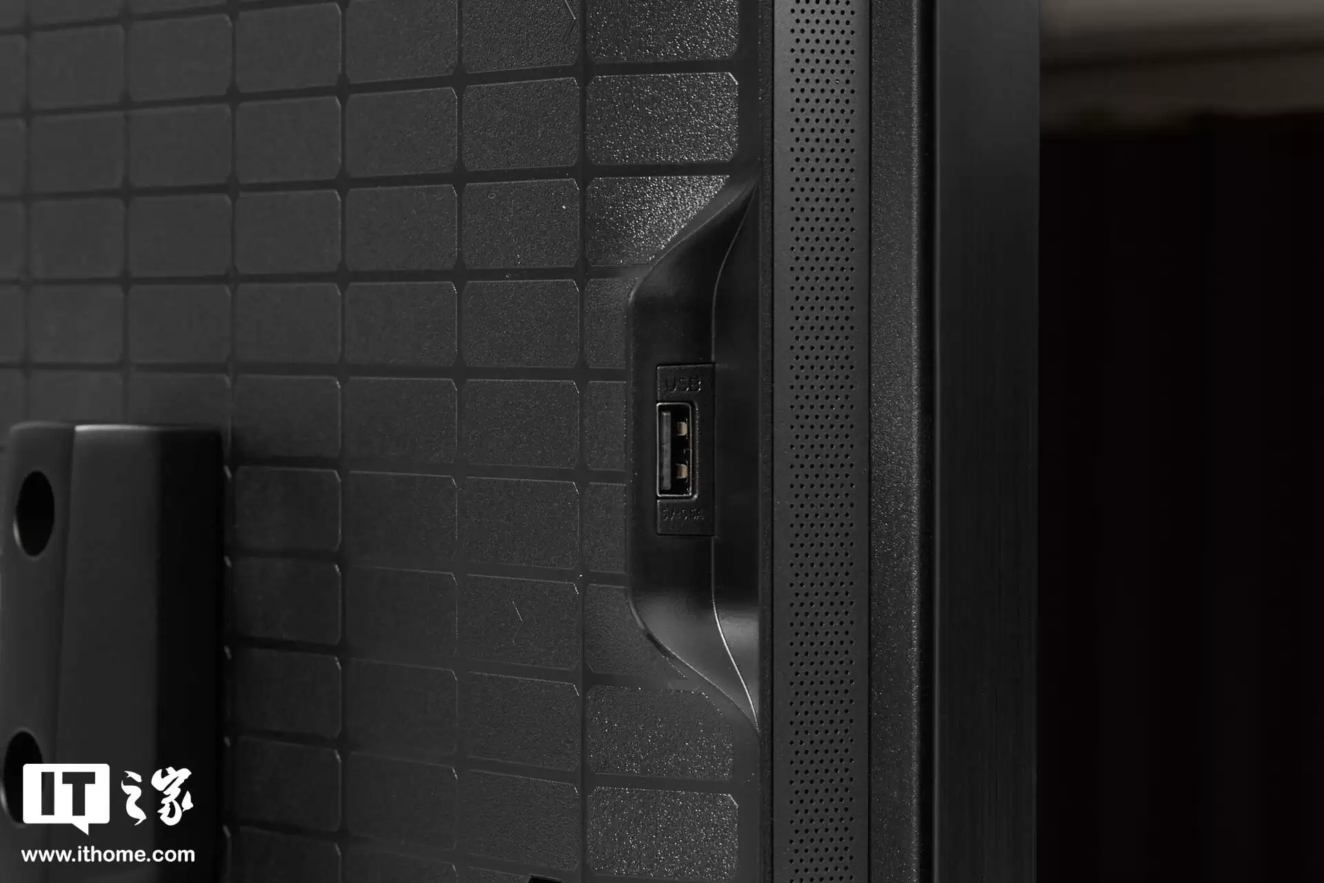 ���� E8S �׷����飺RGB-Mini LED ����ɱ����Ԫ����������Ρ������ˡ�