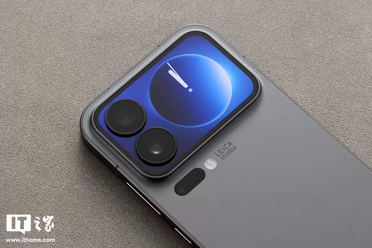 ��Ϣ��ĳ���´��콢������������ "0916" ���� X ������ͶԳ�˫�����ΪС���»�