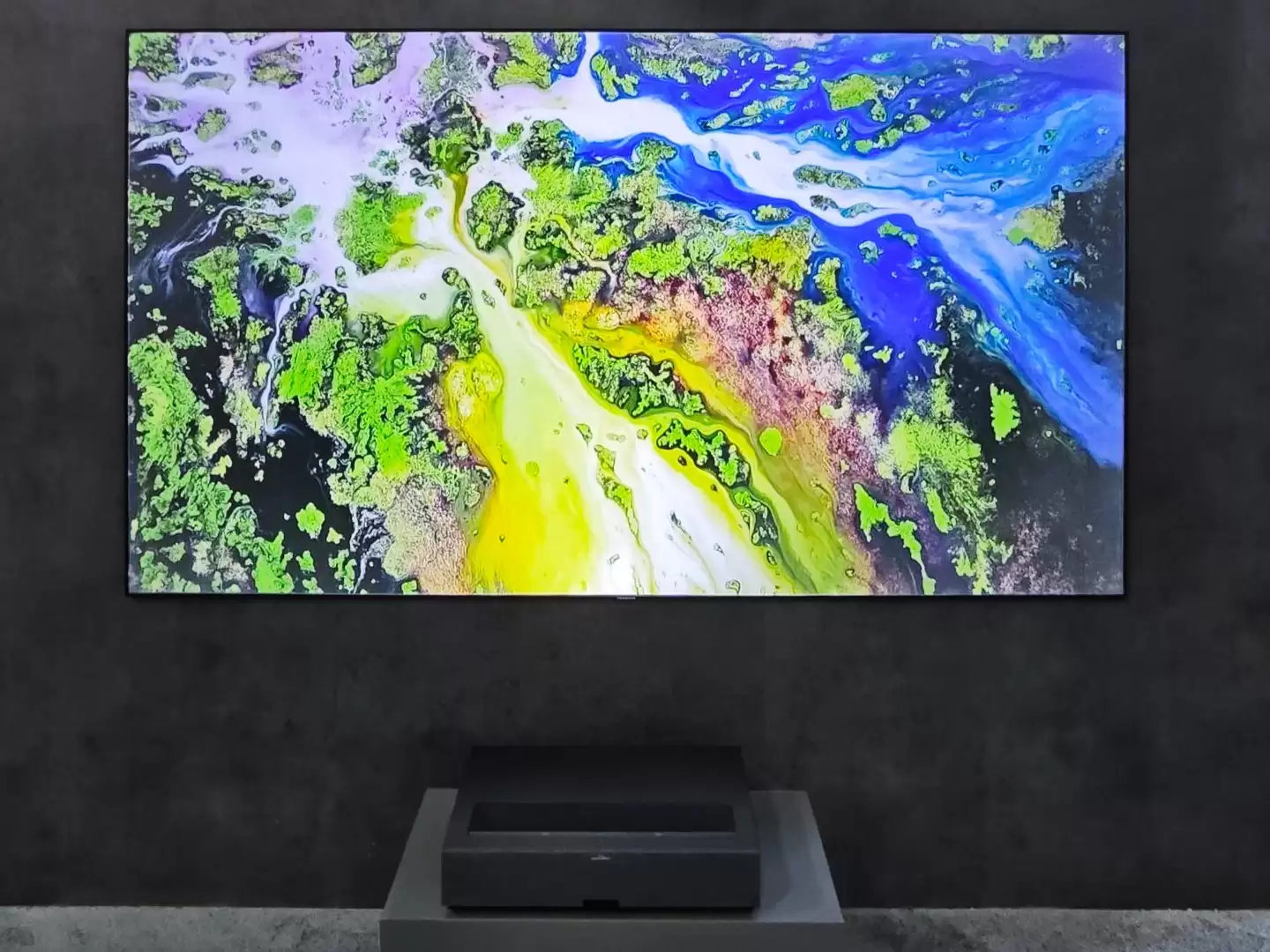 ����С�� CES 2026 չʾҺ��ͶӰ�ǣ�2000 ISO �������ȼ�ߵ�����