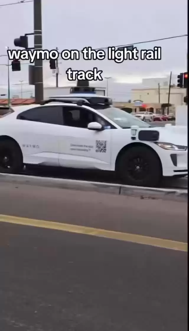 �ȸ����� Waymo �Զ���ʻ���⳵������������˿͡��ֻ�������