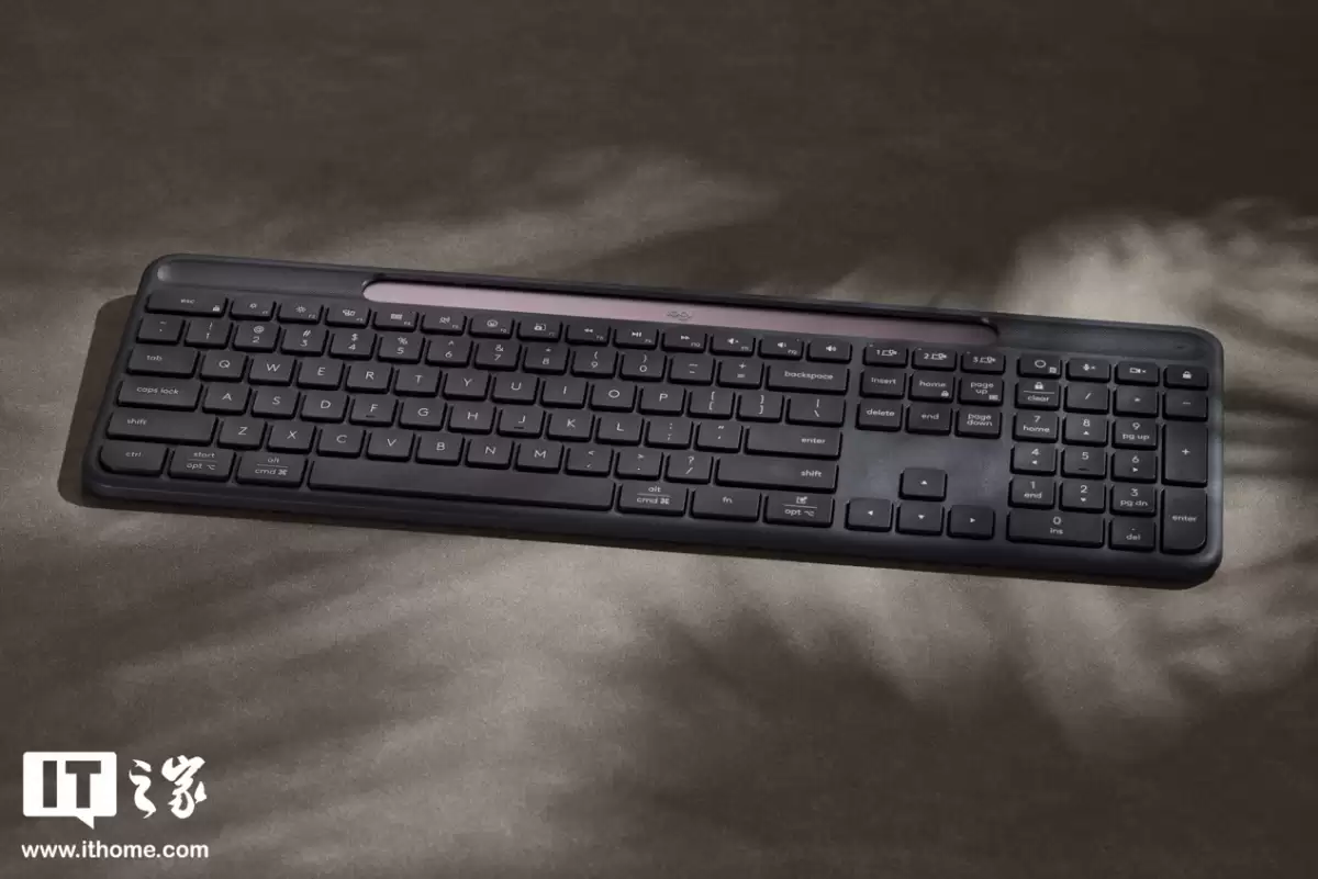 ��IT֮�ҿ��䡿�޼� SIGNATURE SLIM SOLAR+ K980 ���߼���ͼ�ͣ������ܹ��硢�޽ӿ����