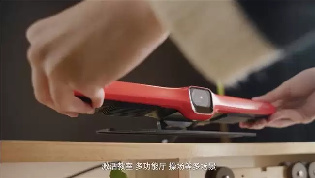 ���½���ߣ�C-Life�����˶������׶�԰����AI������ɫ�ǻ�У԰