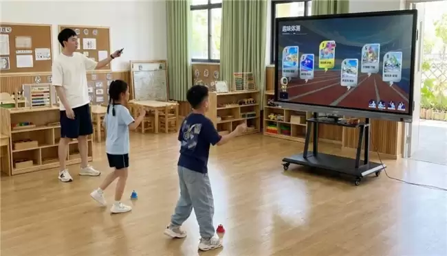 ���½���ߣ�C-Life�����˶������׶�԰����AI������ɫ�ǻ�У԰