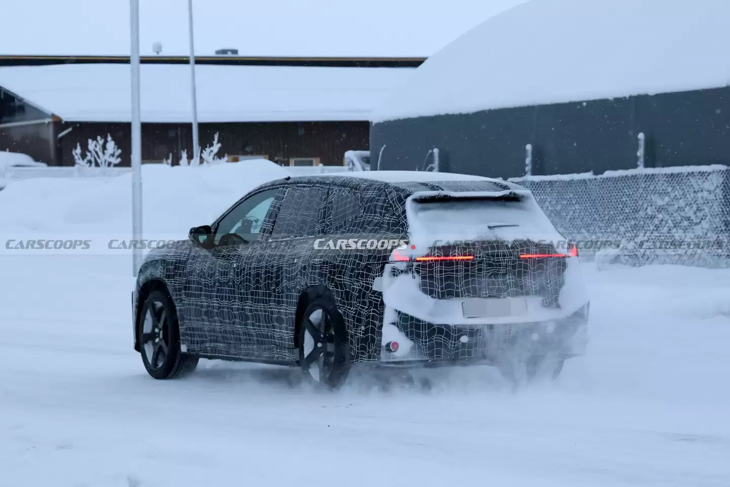 ���� iX3 M ������ SUV ·��ͼ�ع�