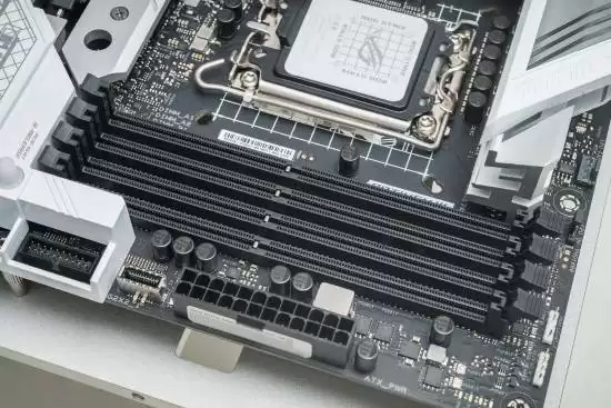 DDR3�ڴ�س����۸�ѹ���µļ�������