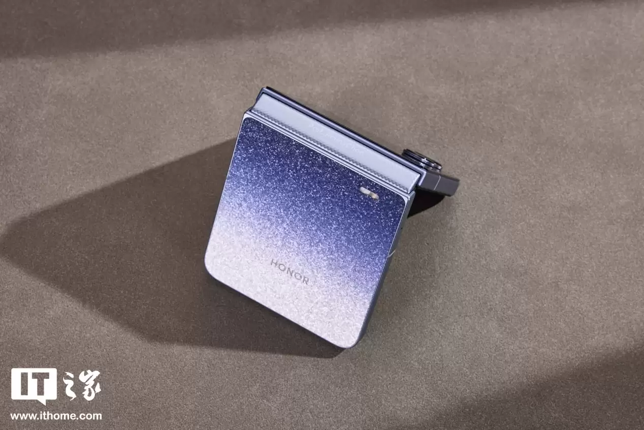 ��ҫ Magic V Flip2 �Ȼ��Ϳ��� MagicOS 10 �ڲ���ļ