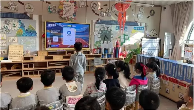 ���½���ߣ�C-Life�����˶������׶�԰����AI������ɫ�ǻ�У԰