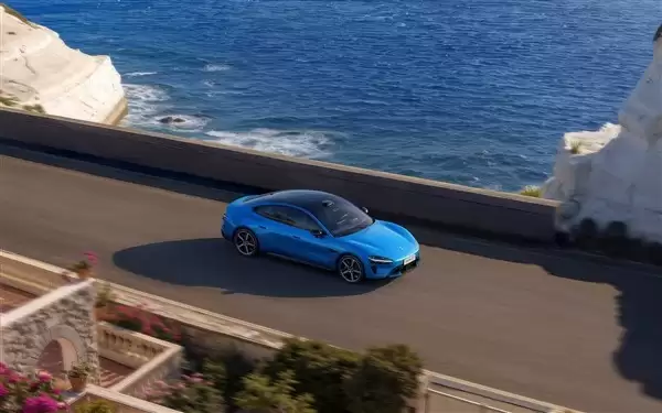 С��SU7�ƿ�����������ɫ���׾�Ƶɹ��̬������