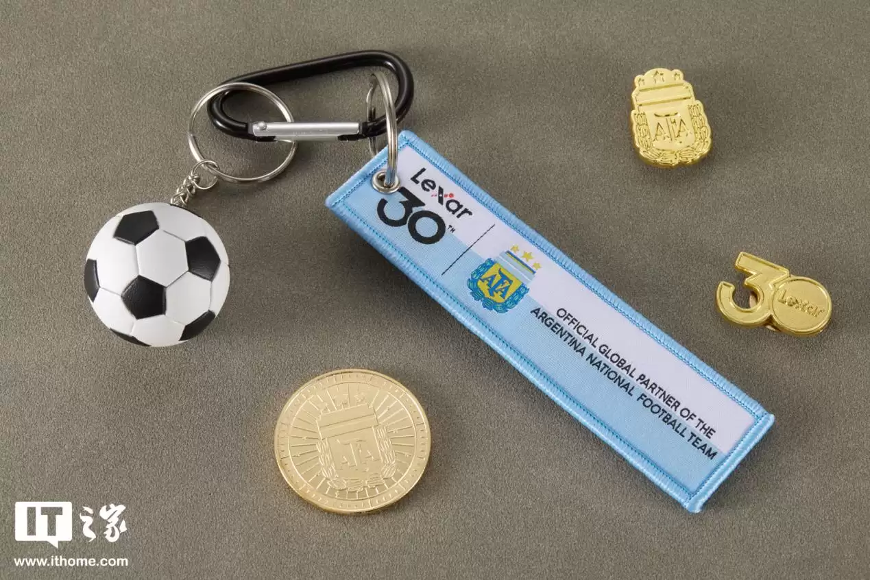 ��IT֮�ҿ��䡿�׿�ɳ Air С����ƶ���̬Ӳ�̰���͢���Ҷ�������ͼ�ͣ�����ḻ�����Դ�