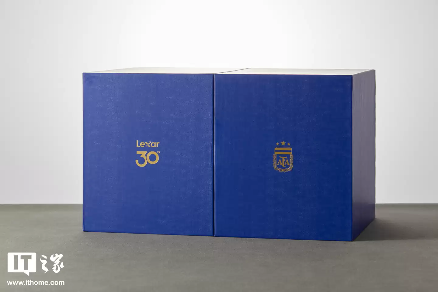 ��IT֮�ҿ��䡿�׿�ɳ Air С����ƶ���̬Ӳ�̰���͢���Ҷ�������ͼ�ͣ�����ḻ�����Դ�