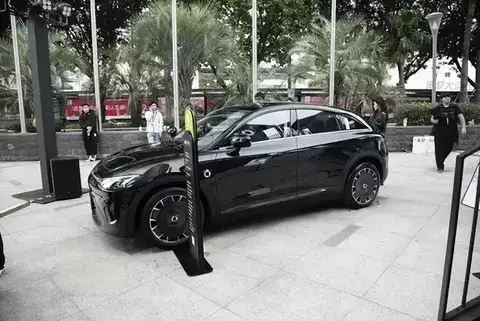 smart����3����Keith Haring�������ر��