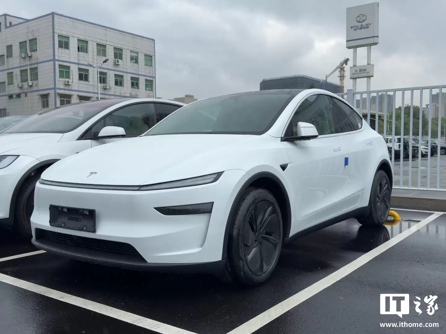 �޶�����2025 �� 1-12 ���������� 832 ��̨��ͬ������ 30%