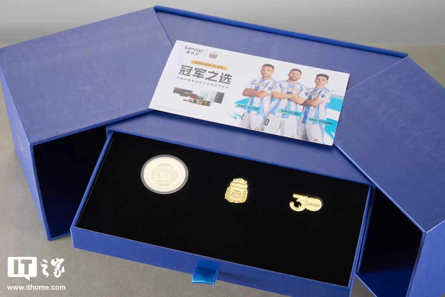 ��IT֮�ҿ��䡿�׿�ɳ Air С����ƶ���̬Ӳ�̰���͢���Ҷ�������ͼ�ͣ�����ḻ�����Դ�