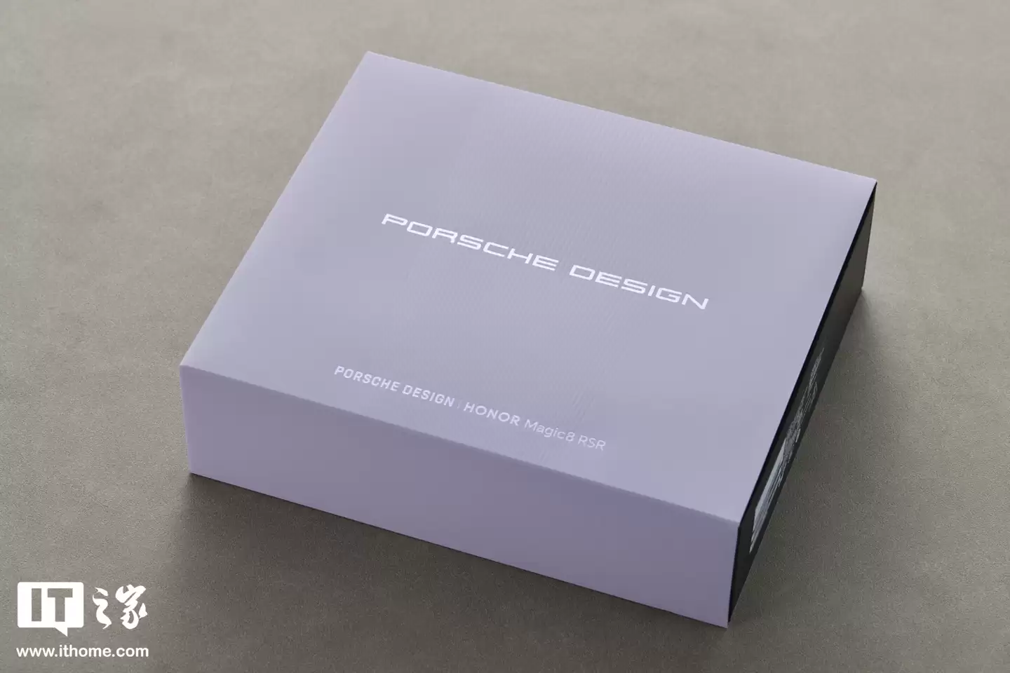 ��ҫ Magic8 RSR ��ʱ�����ͼ�ͣ�������߶���ʮ�㣬�¹�ʯϸ�����