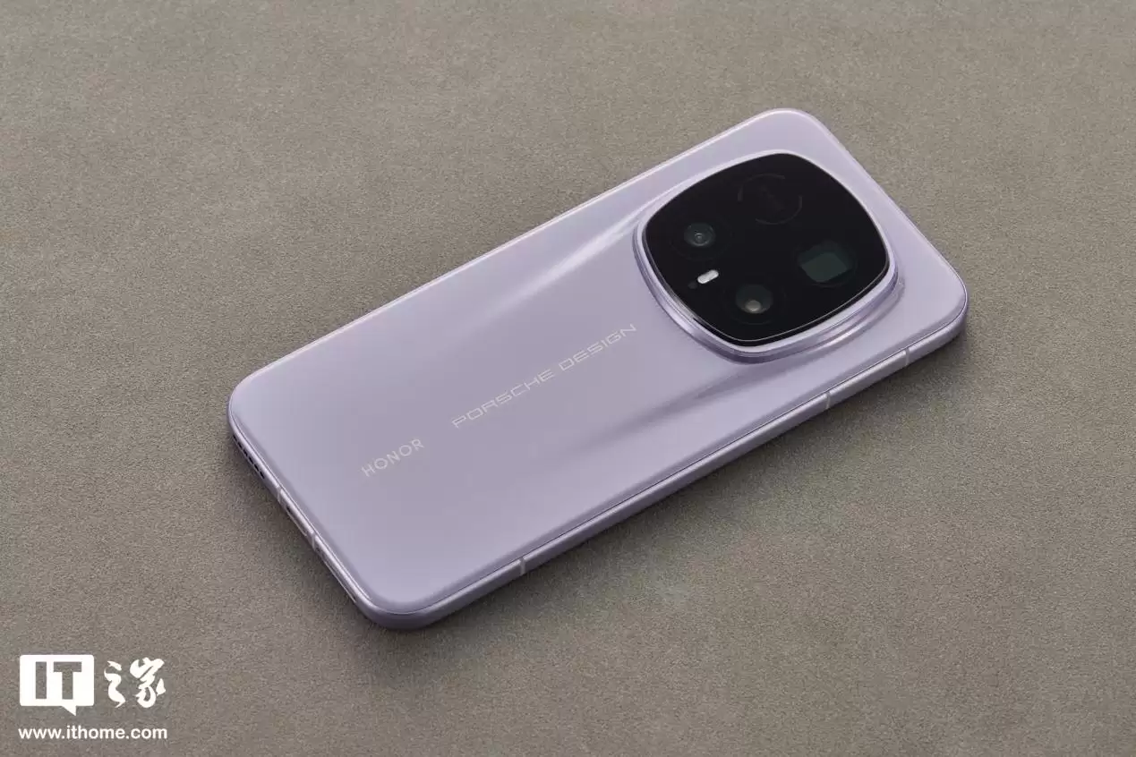 ��ҫ Magic8 RSR ��ʱ�����ͼ�ͣ�������߶���ʮ�㣬�¹�ʯϸ�����