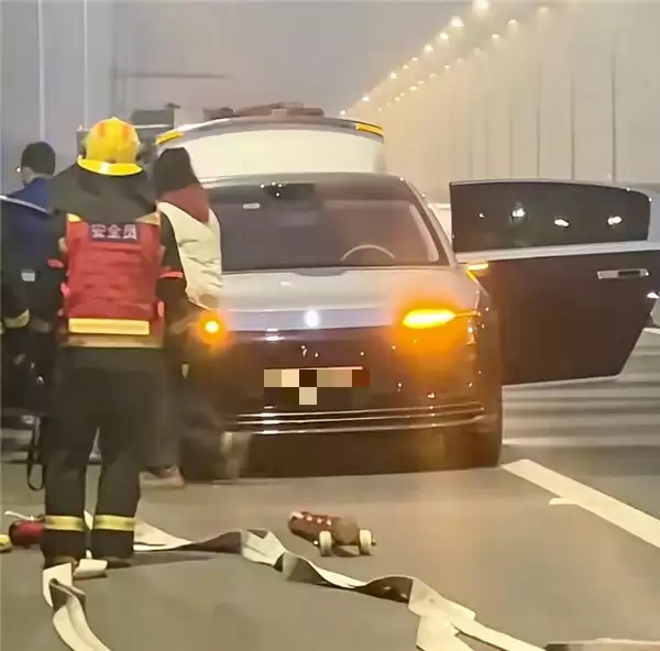 �������з����ˣ�����һ̨��� S800 ���ŷ����䴦ð�̲���������ϵ�����ܼ�ѹ���£��ǳ���ԭ��