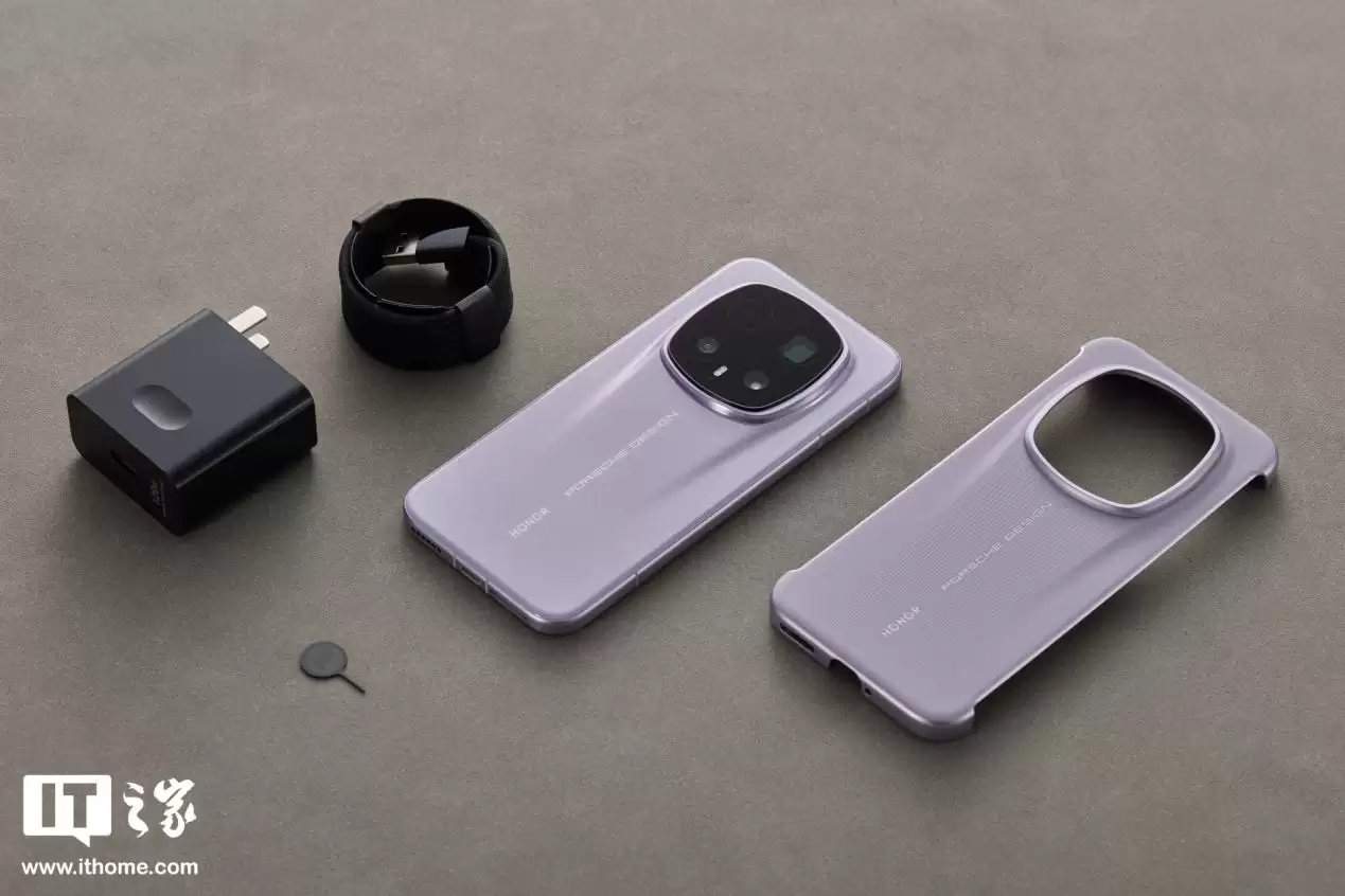 ��ҫ Magic8 RSR ��ʱ�����ͼ�ͣ�������߶���ʮ�㣬�¹�ʯϸ�����