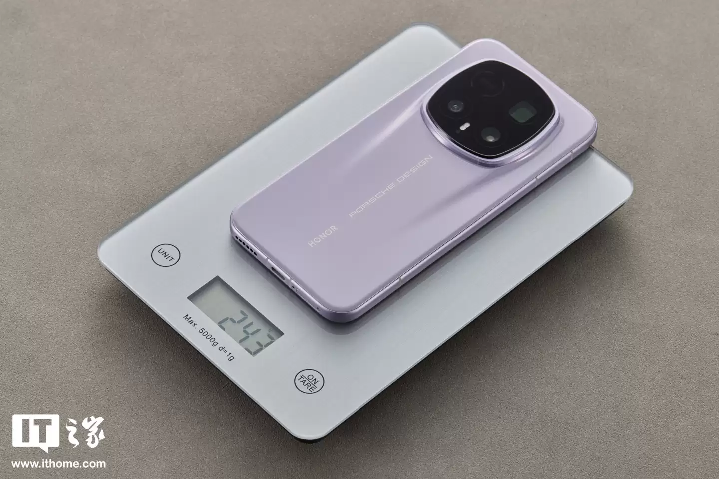 ��ҫ Magic8 RSR ��ʱ�����ͼ�ͣ�������߶���ʮ�㣬�¹�ʯϸ�����