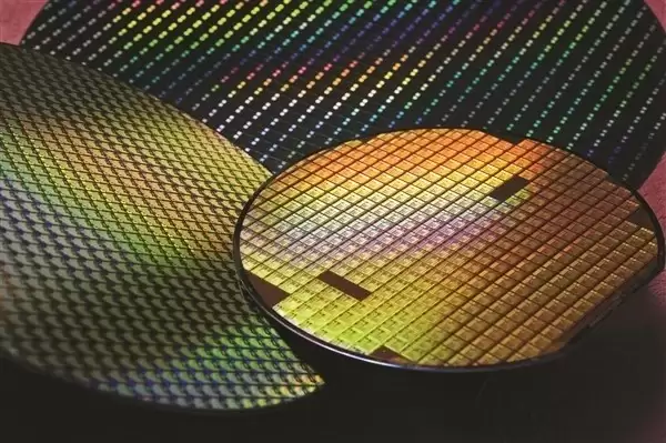 ��΢�뵼���Ƴ��׿�4M bit�͹���SPI NOR FlashоƬ