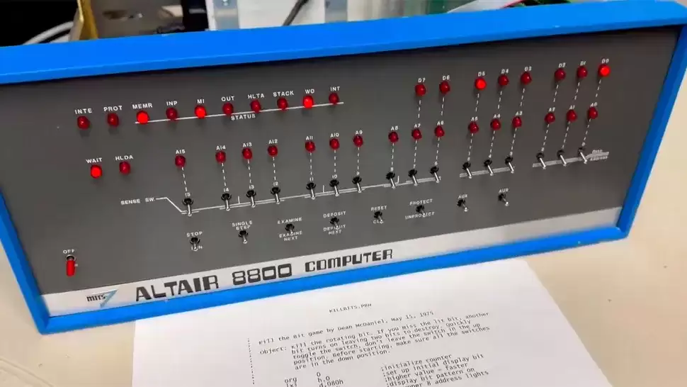 ��˯ 52 ���տ�����1974 ��� Altair 8800 �������׸�����