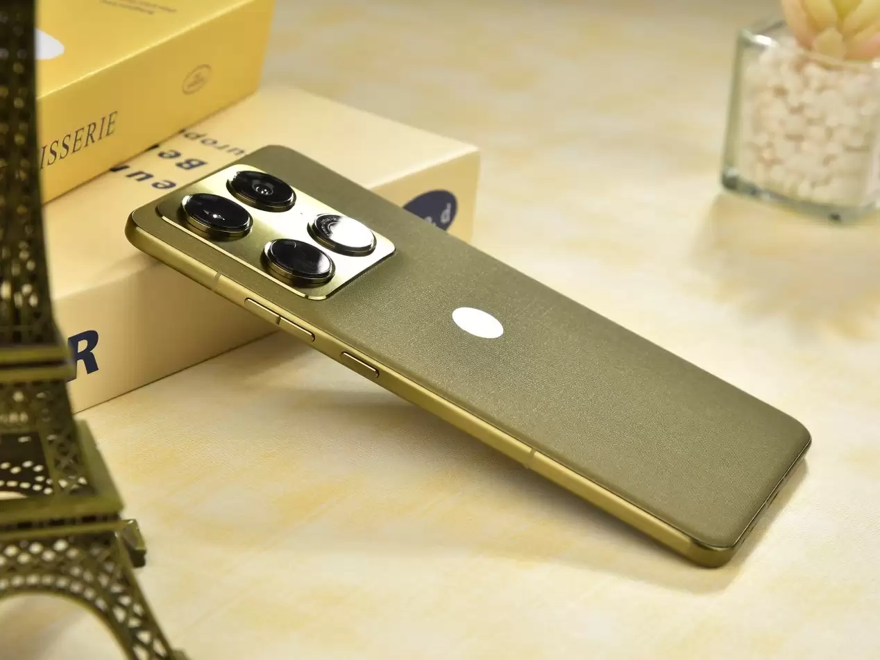 ����ᱡ�콢������ moto X70 Air Pro���������